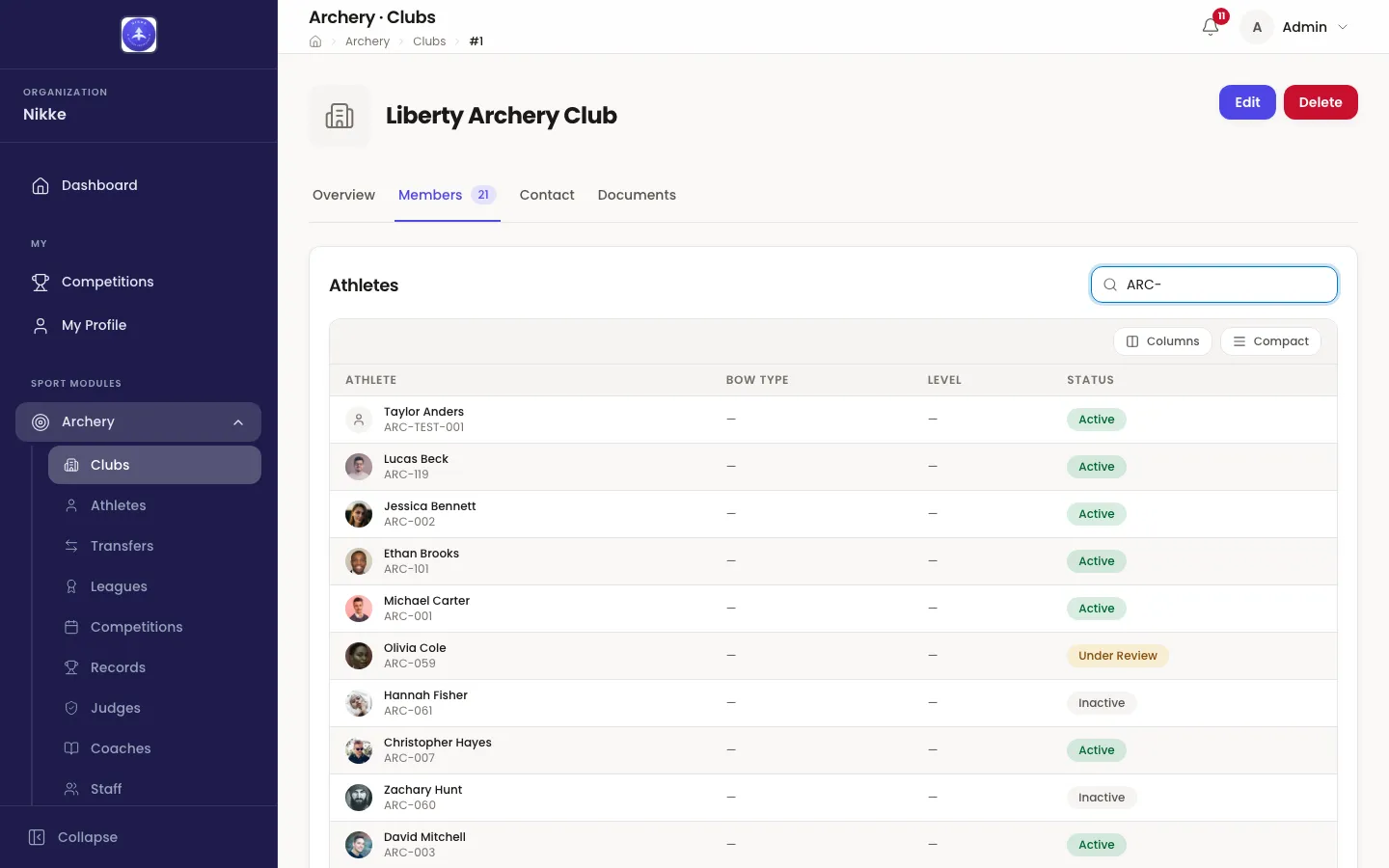 A club's roster on the staff side of Velos: athletes listed with photograph and licence number under columns for the athlete, bow type, level and status.